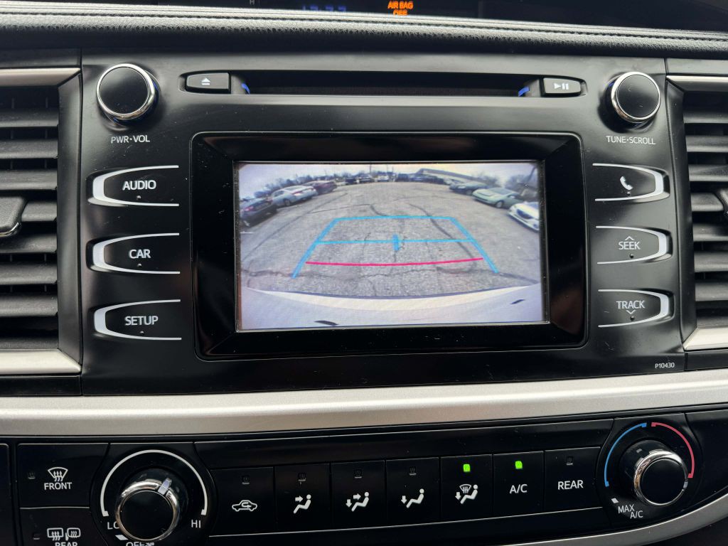 2015 Toyota Highlander Image 17