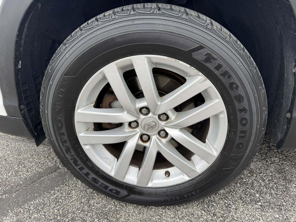 2015 Toyota Highlander Image 18