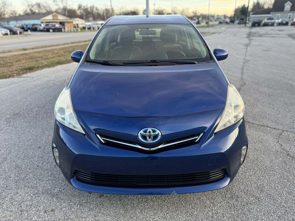 2013 Toyota Prius Image 2