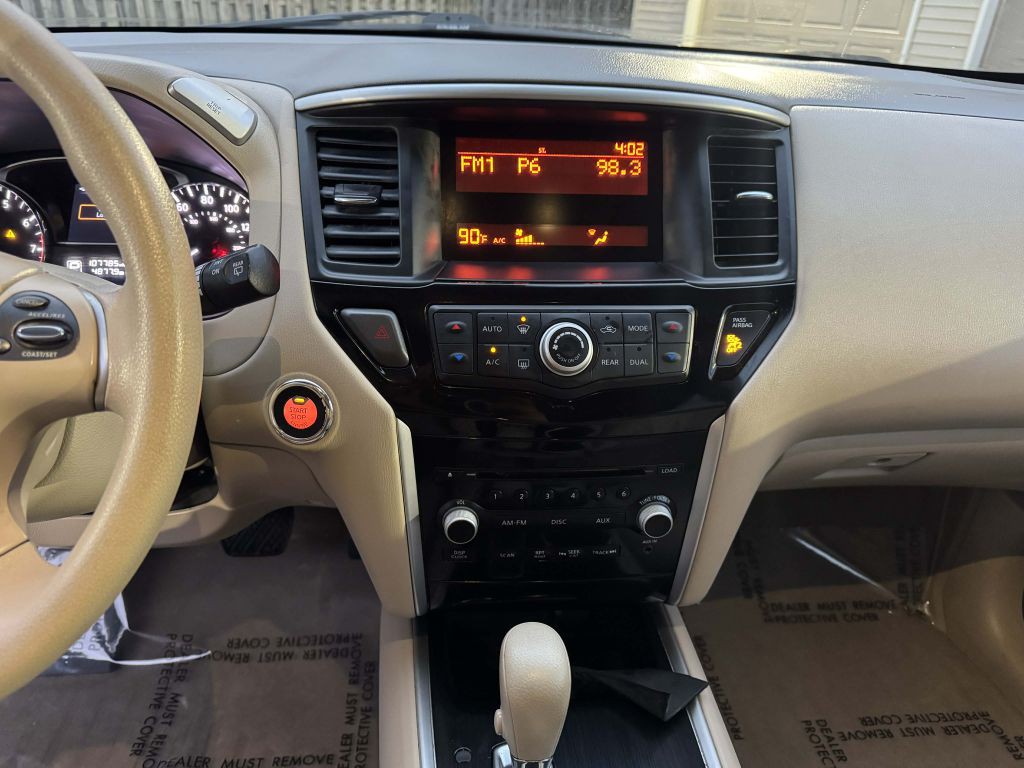 2013 Nissan Pathfinder Image 16