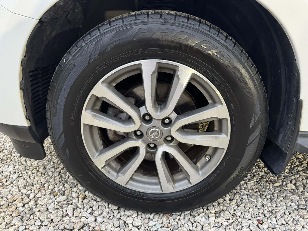 2013 Nissan Pathfinder Image 17