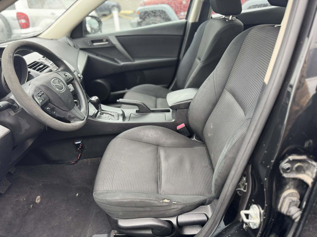 2013 Mazda Mazda3 Image 9