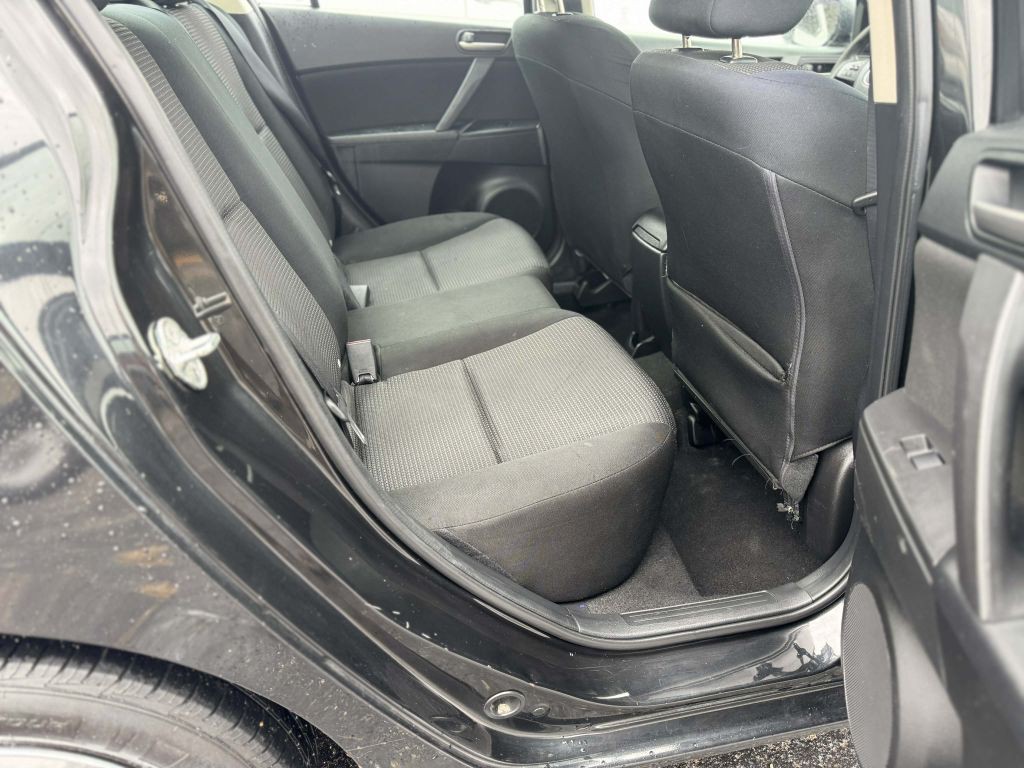 2013 Mazda Mazda3 Image 11