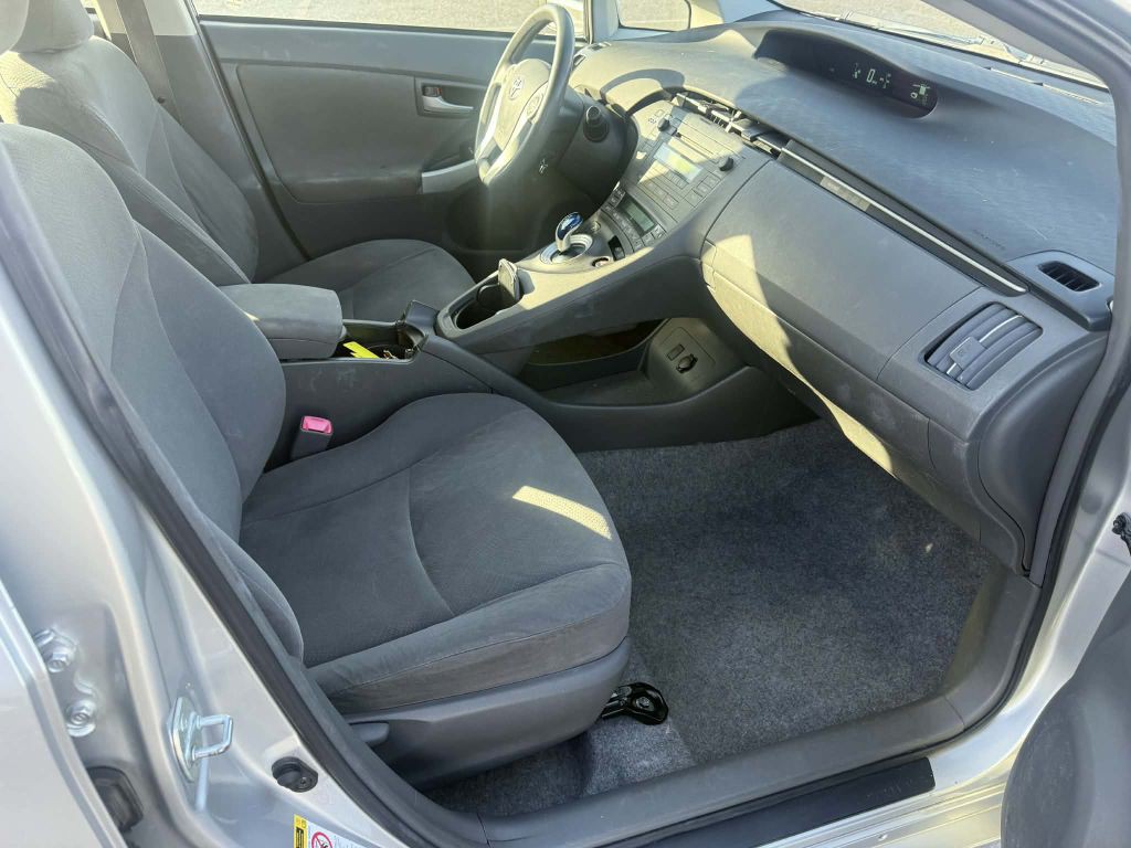 2010 Toyota Prius Image 14