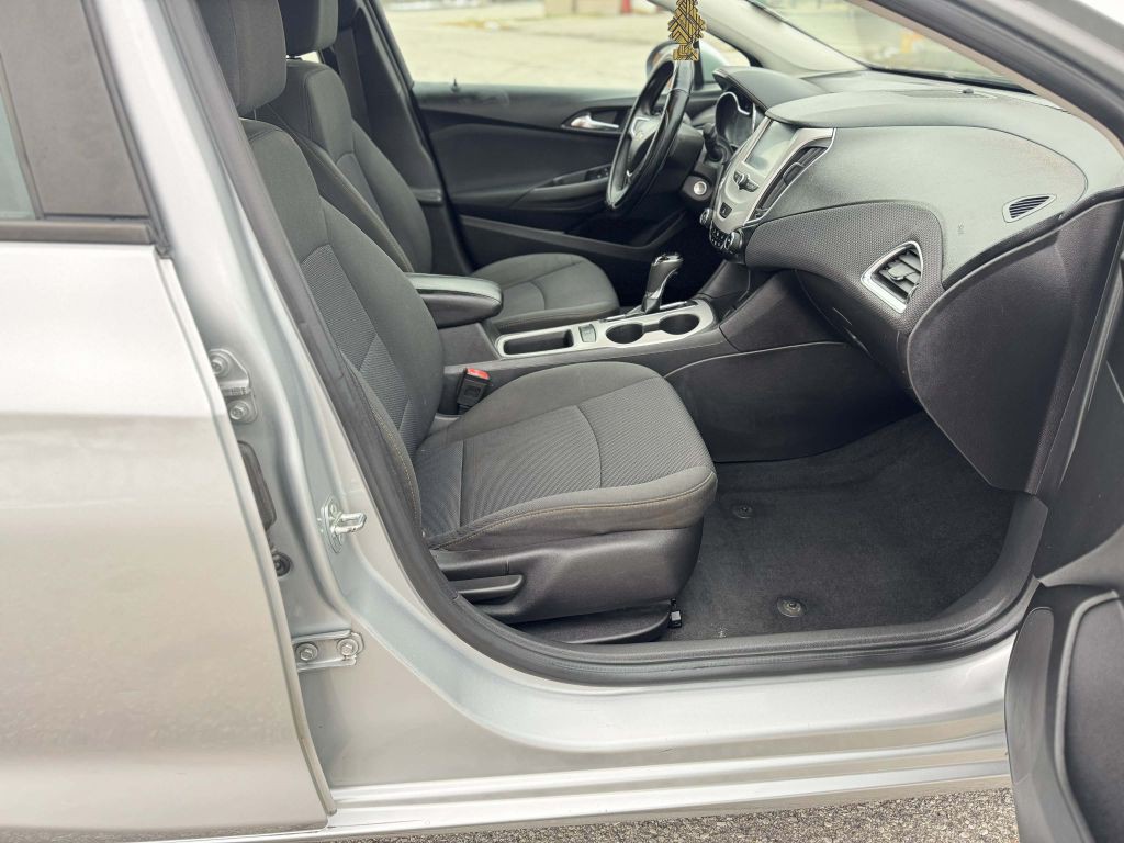 2016 Chevrolet Cruze Image 12