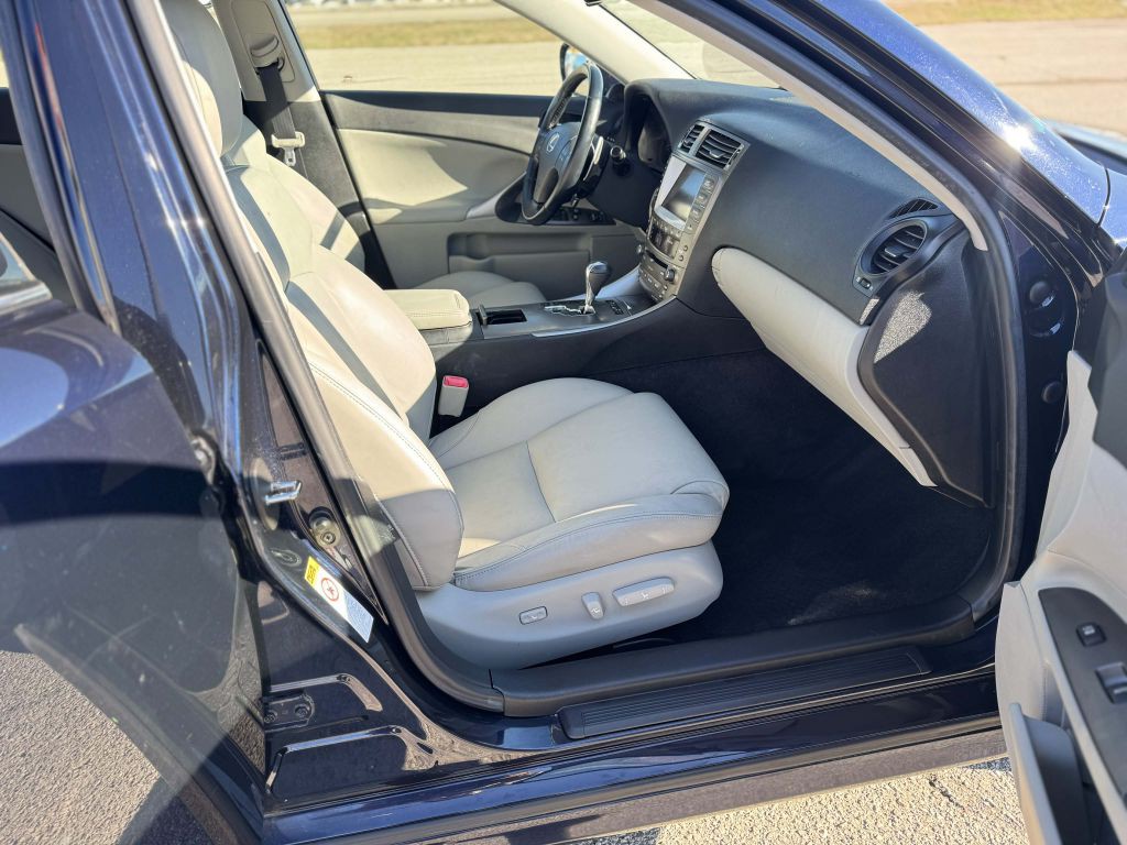 2008 Lexus IS Image 12