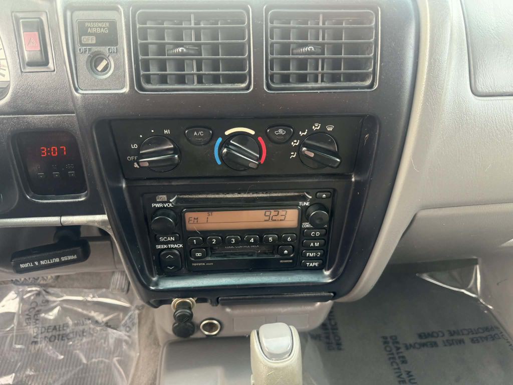 2002 Toyota Tacoma Image 15