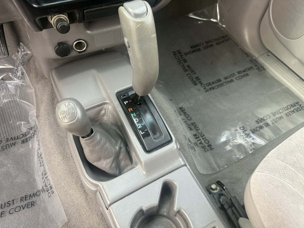 2002 Toyota Tacoma Image 16
