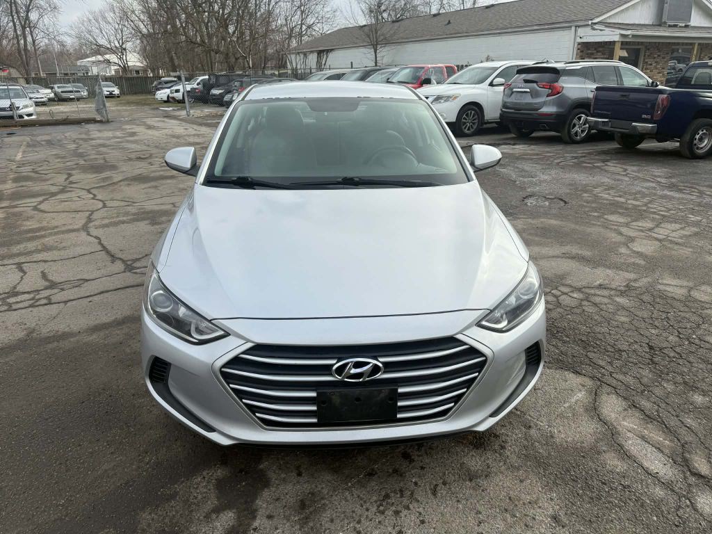 2017 Hyundai Elantra Image 1