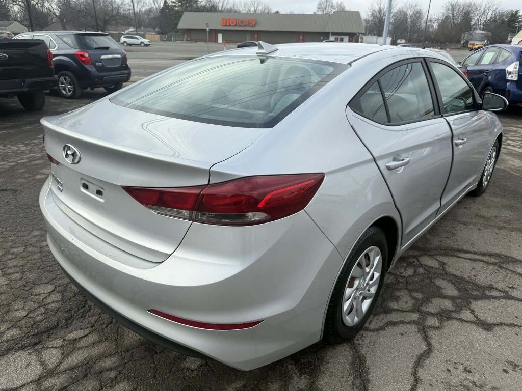 2017 Hyundai Elantra Image 4