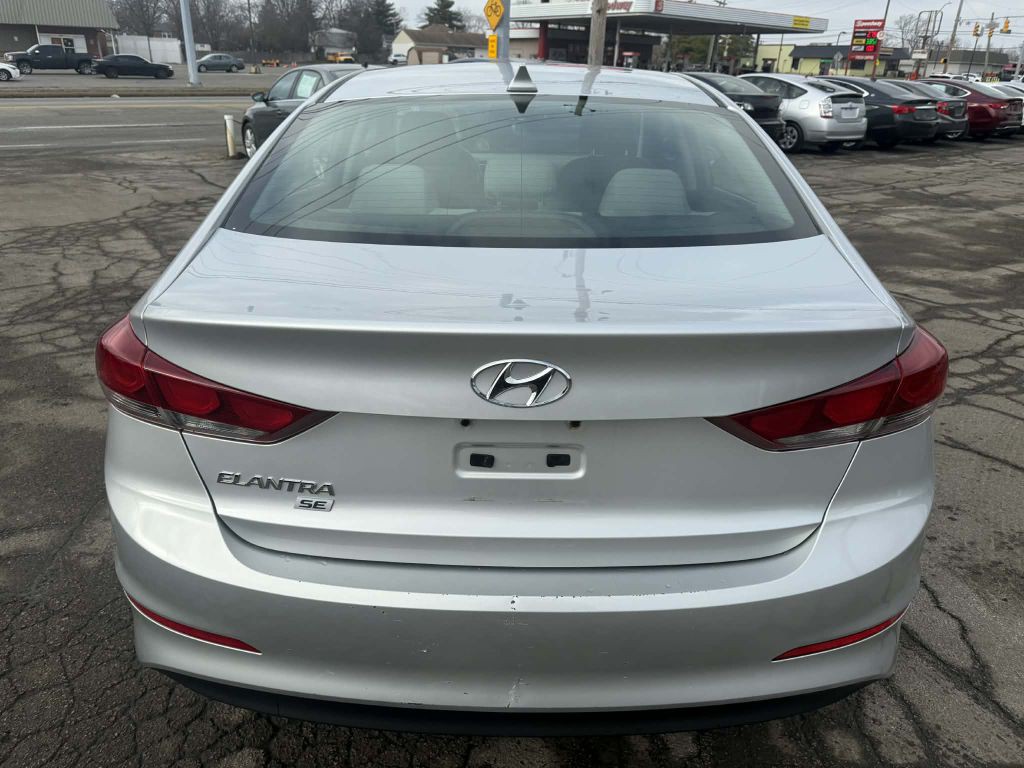 2017 Hyundai Elantra Image 5