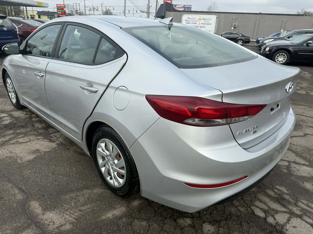 2017 Hyundai Elantra Image 6