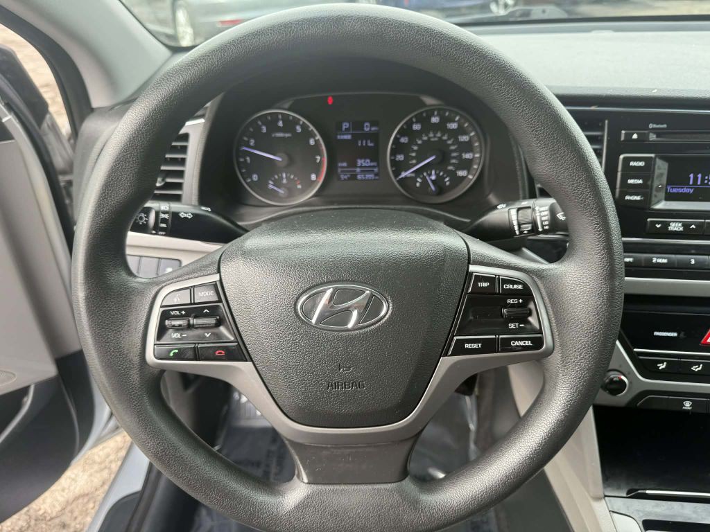 2017 Hyundai Elantra Image 14