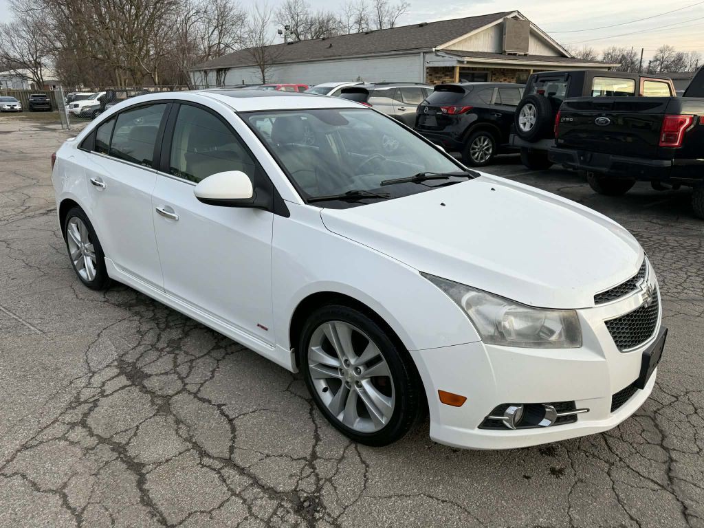 2014 Chevrolet Cruze Image 2