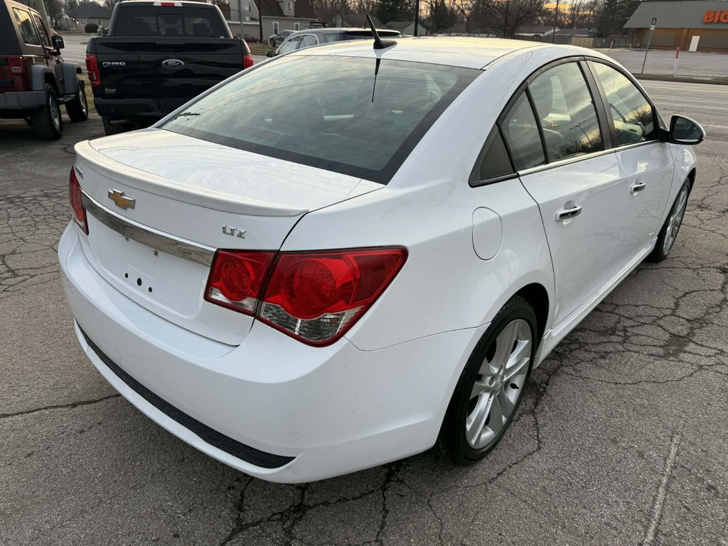 2014 Chevrolet Cruze Image 4