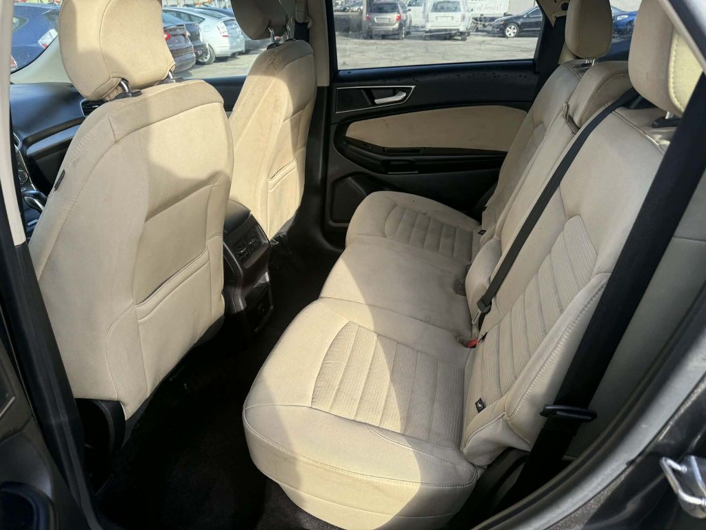 2016 Ford Edge Image 10