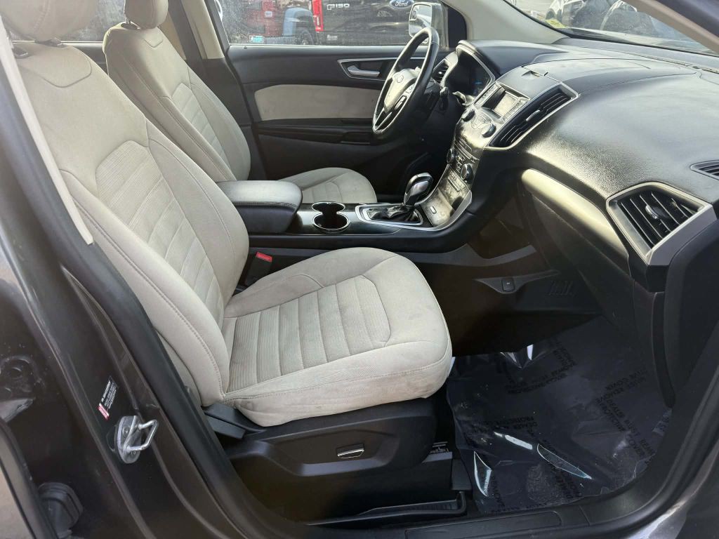 2016 Ford Edge Image 14