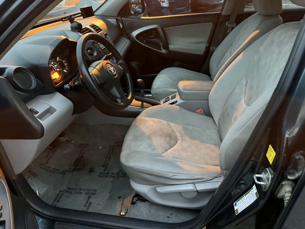2011 Toyota Rav4 Image 9