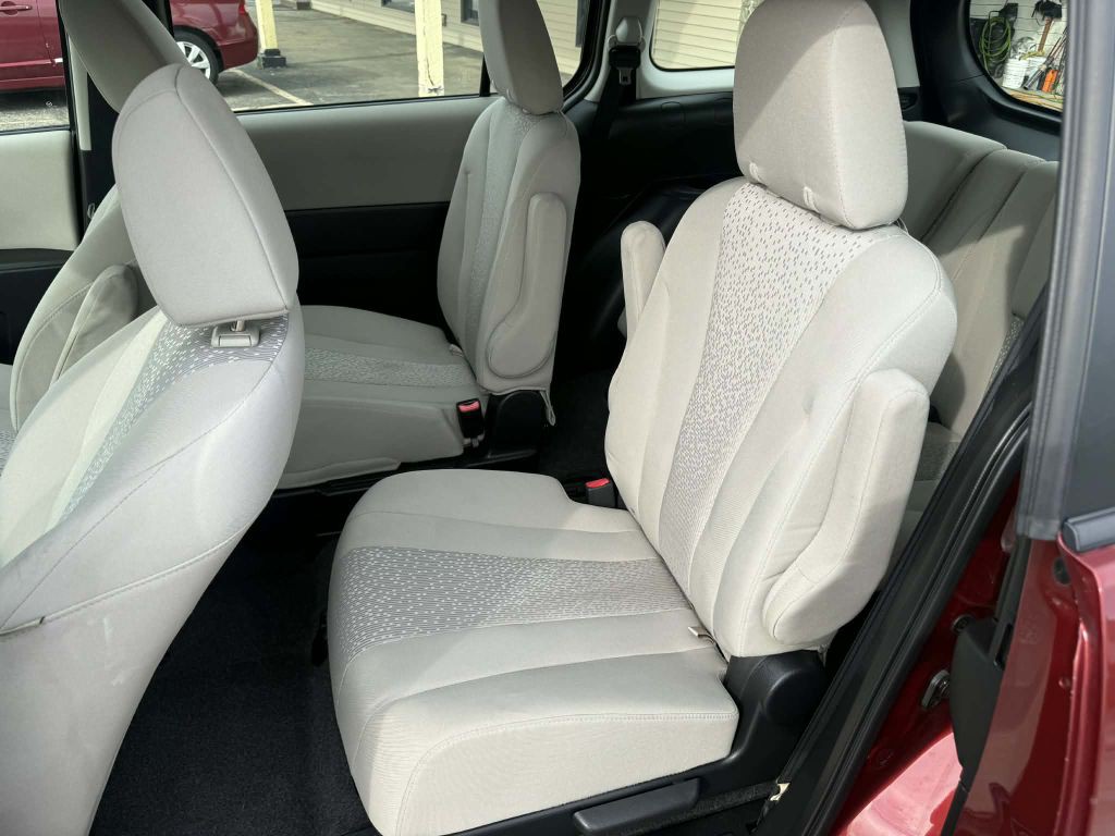 2012 Mazda Mazda5 Image 10