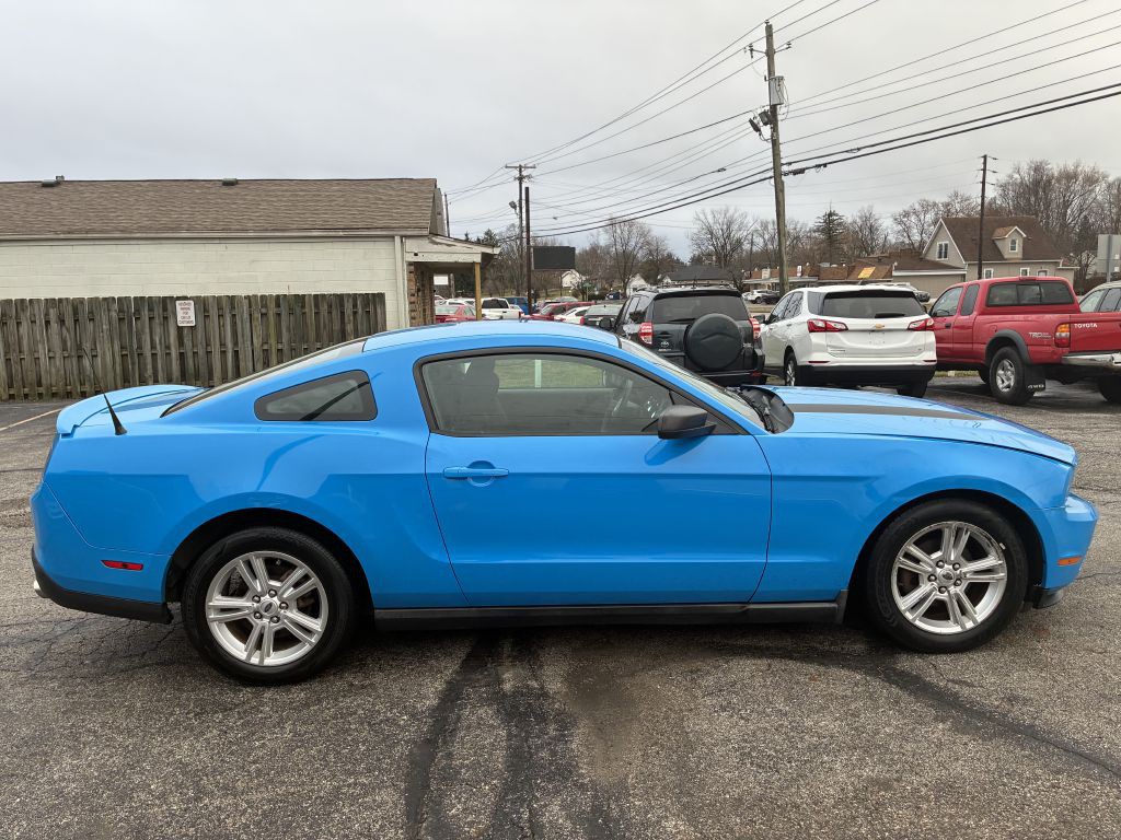 2010 Ford Mustang Image 3