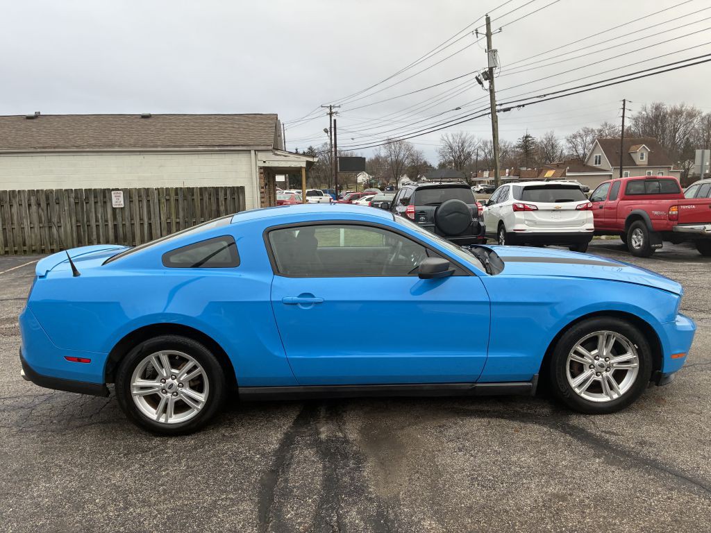 2010 Ford Mustang Image 4