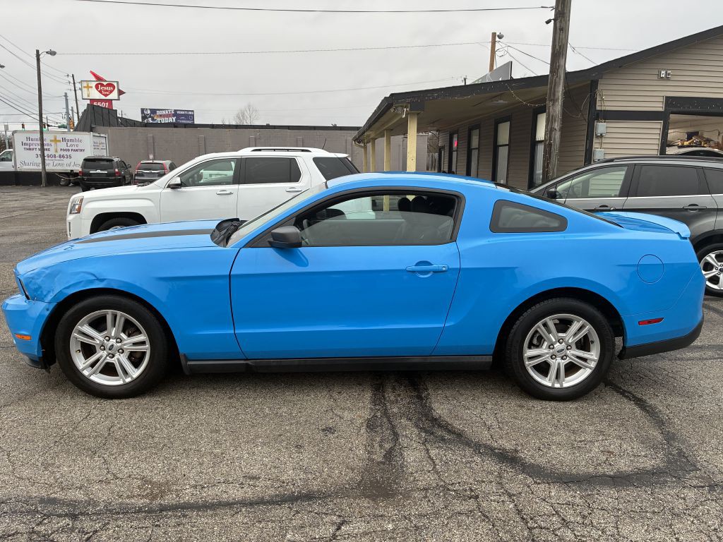 2010 Ford Mustang Image 8