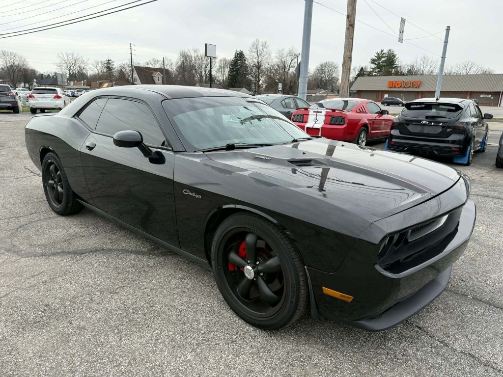 2013 Dodge Challenger Image 2