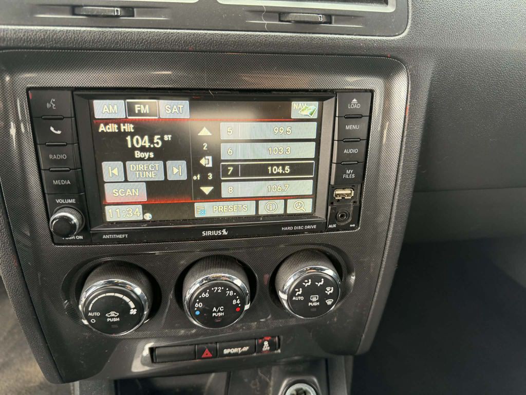 2013 Dodge Challenger Image 9