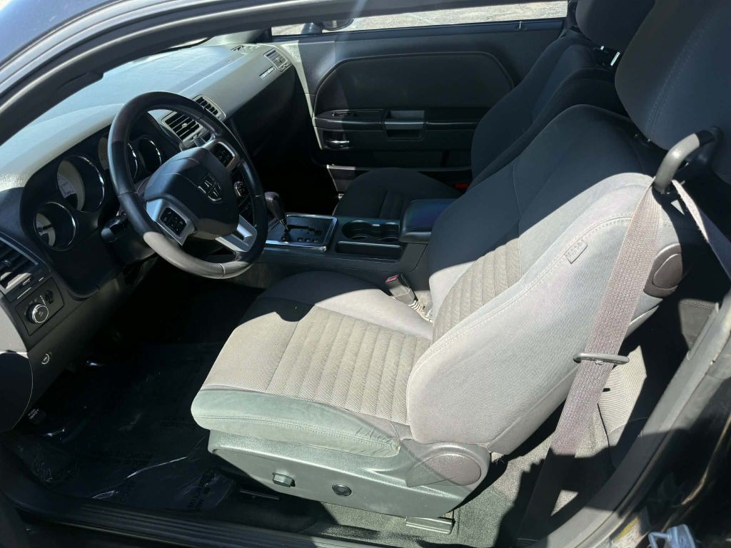 2013 Dodge Challenger Image 11