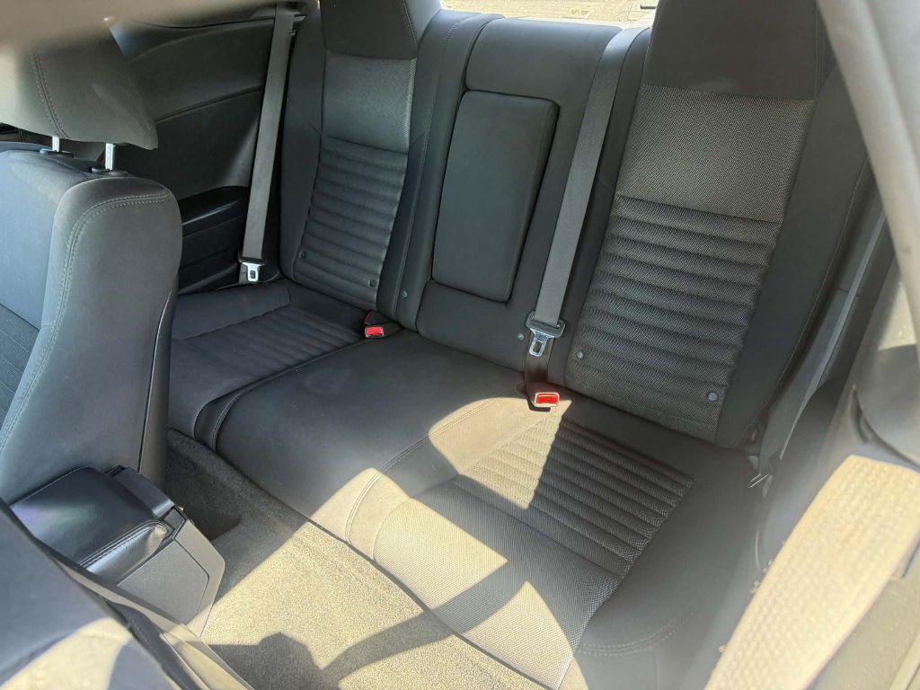 2013 Dodge Challenger Image 12