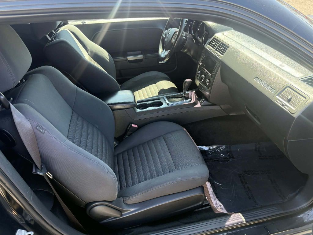 2013 Dodge Challenger Image 14