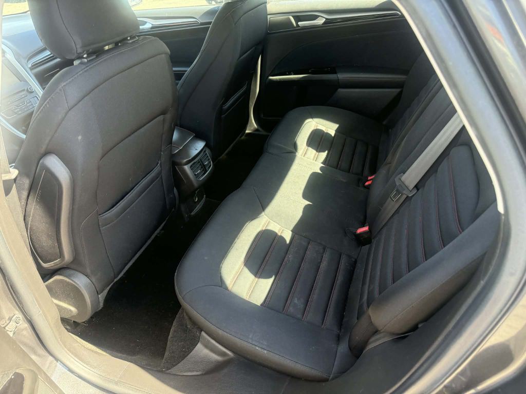 2016 Ford Fusion Image 10