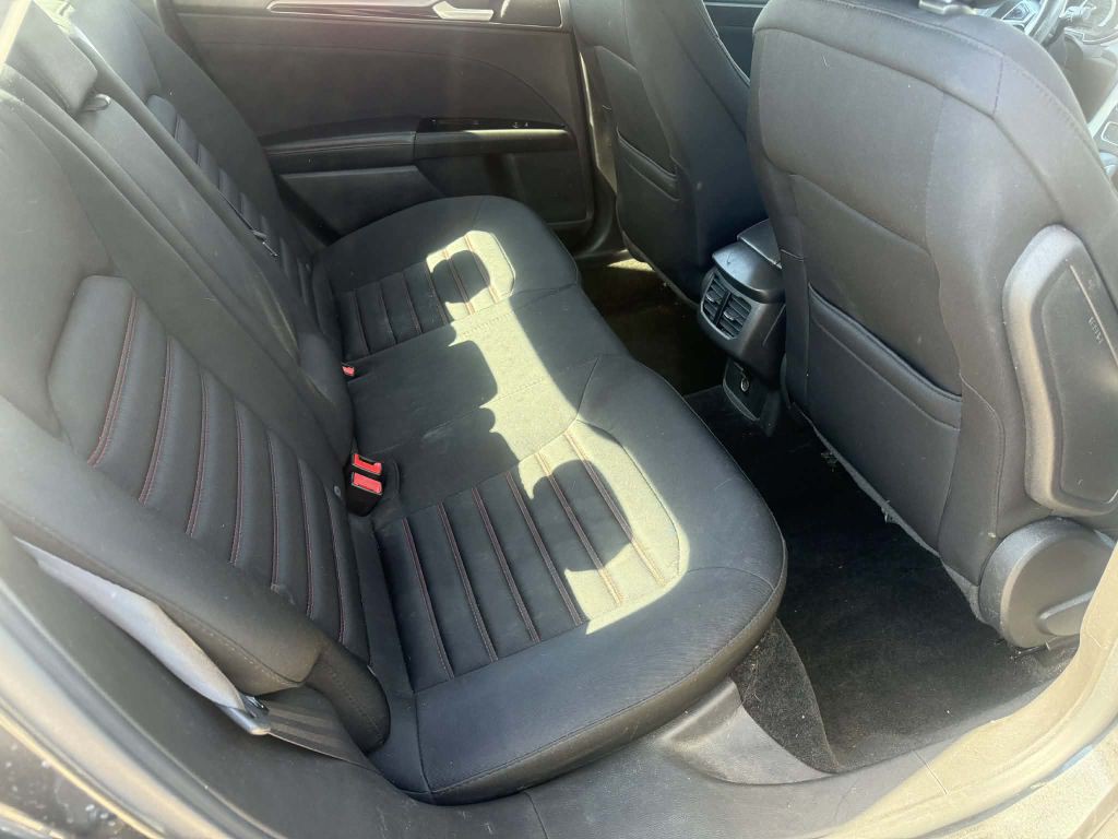 2016 Ford Fusion Image 12