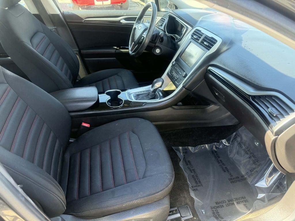 2016 Ford Fusion Image 13