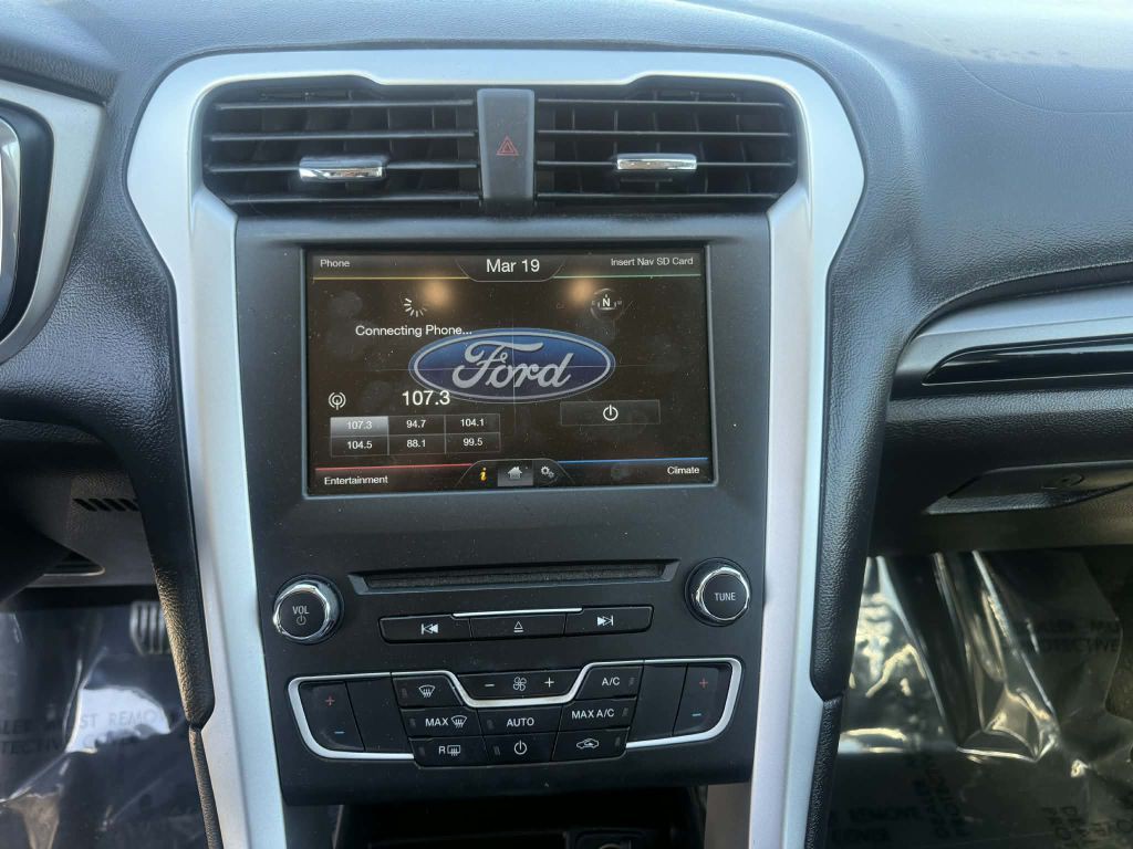2016 Ford Fusion Image 14