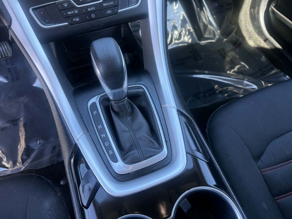 2016 Ford Fusion Image 15