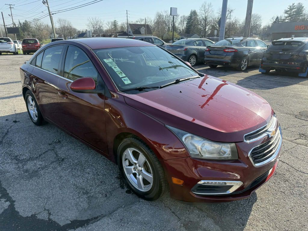 2016 Chevrolet Cruze Image 2