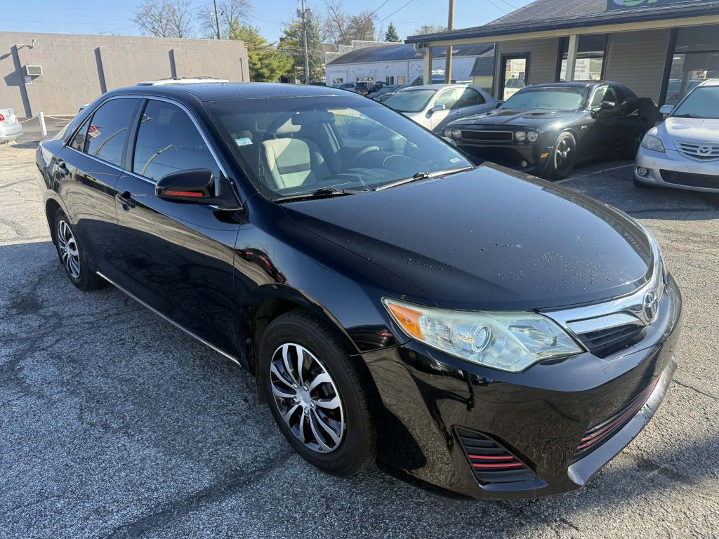 2012 Toyota Camry Image 2