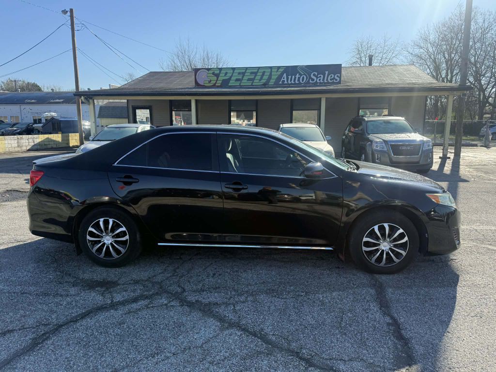 2012 Toyota Camry Image 3