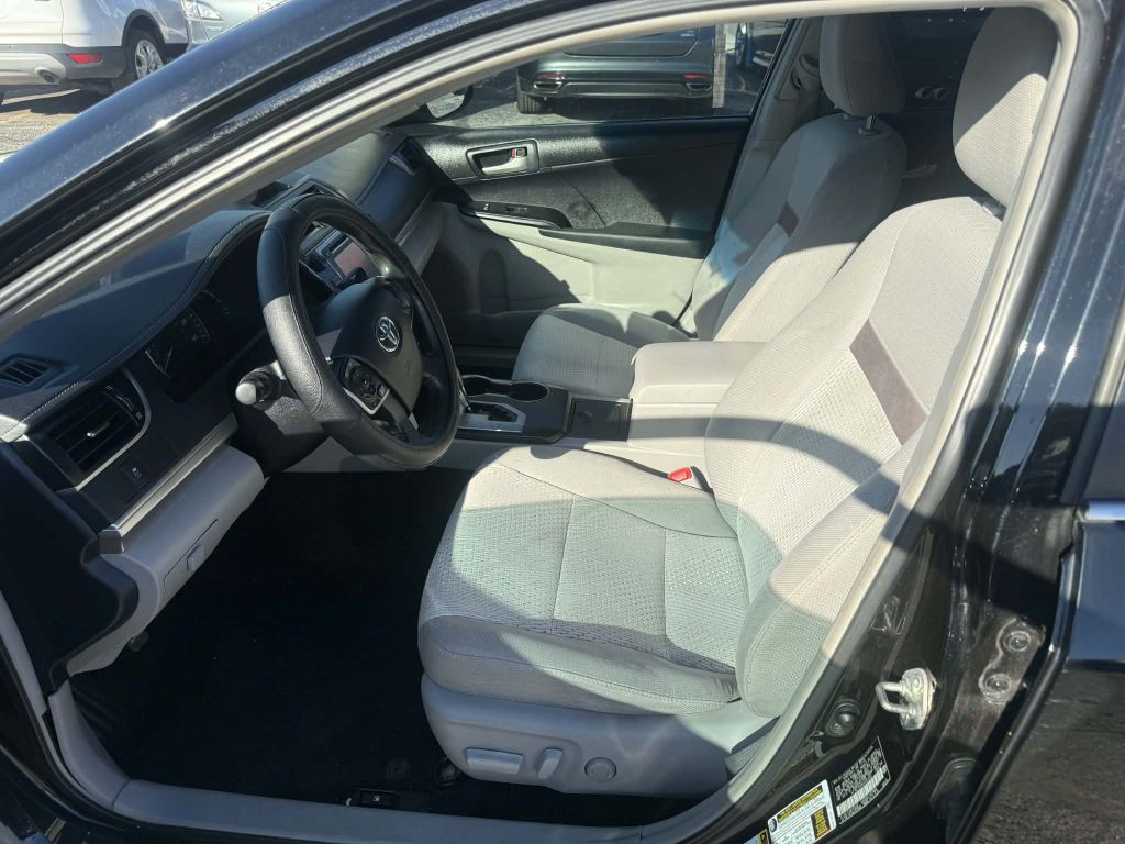 2012 Toyota Camry Image 9