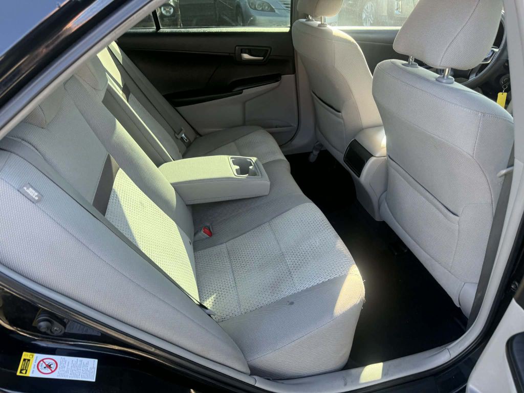 2012 Toyota Camry Image 11