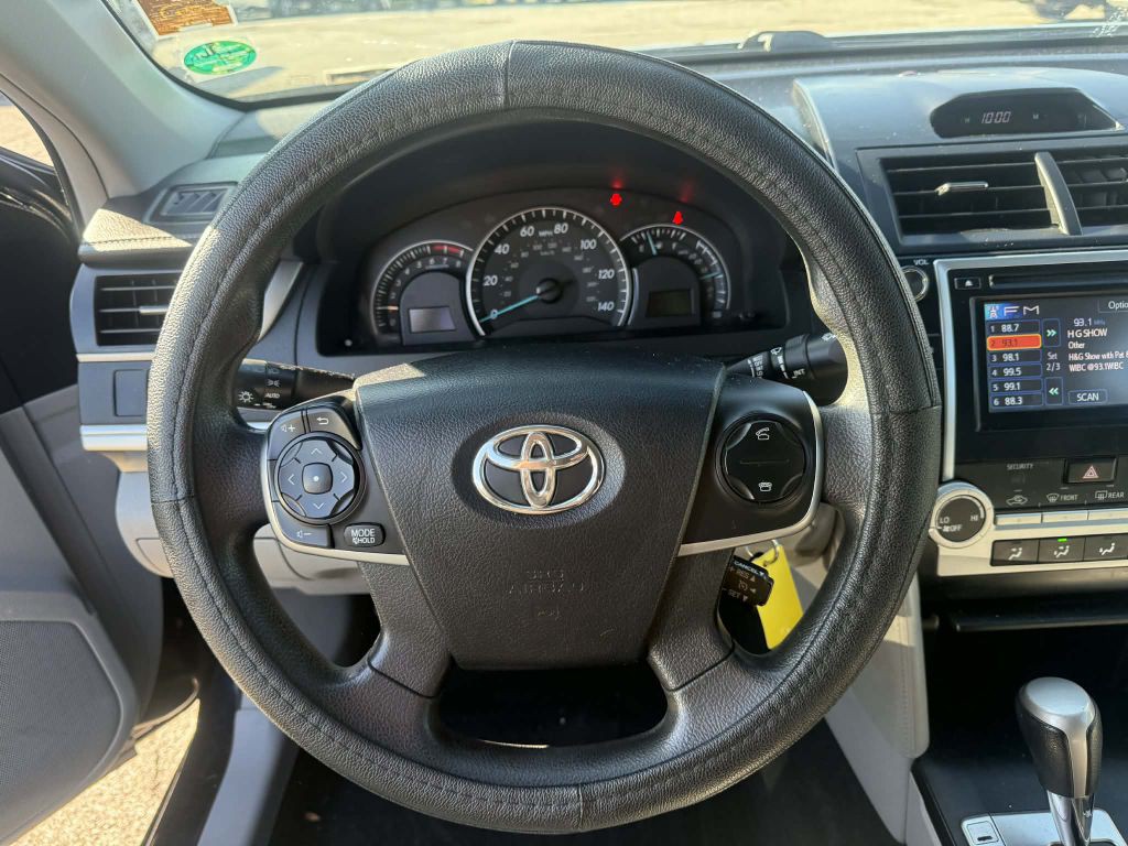 2012 Toyota Camry Image 13