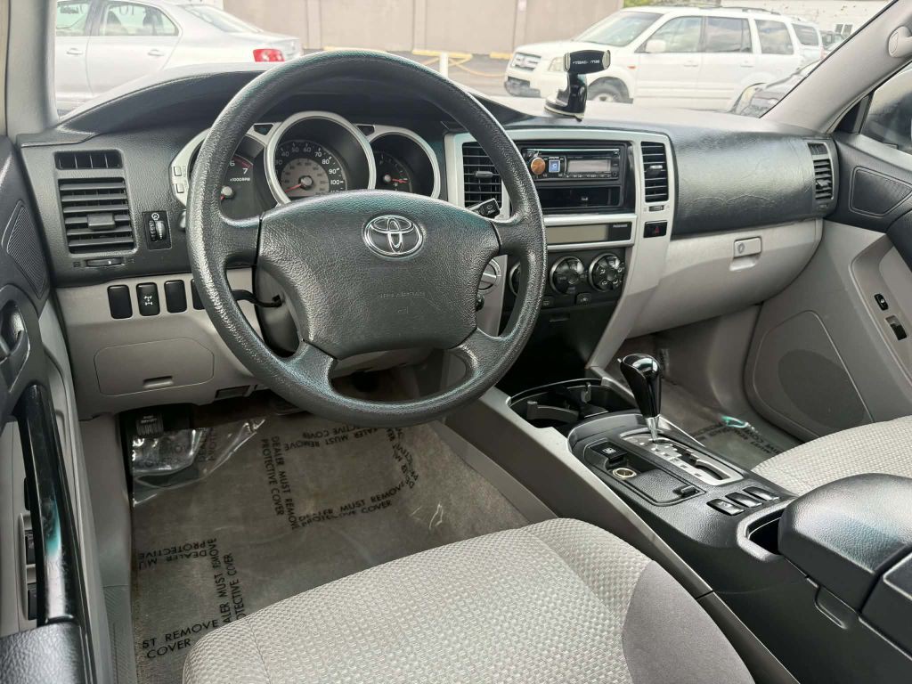 2004 Toyota 4Runner Image 11