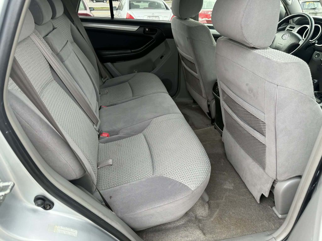 2004 Toyota 4Runner Image 13