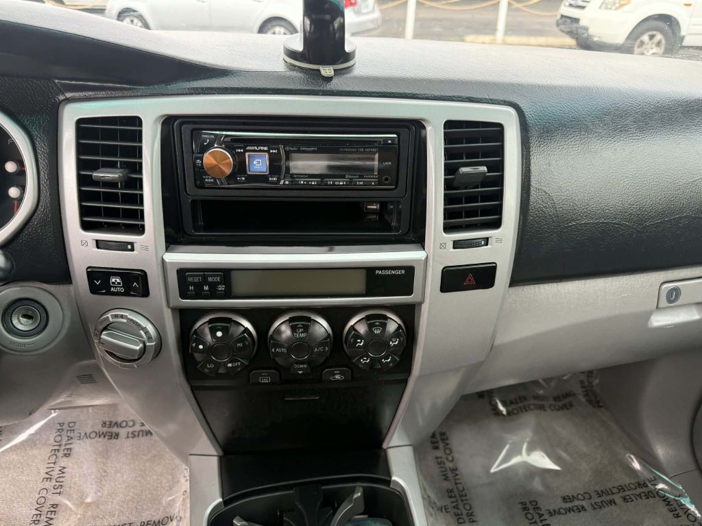 2004 Toyota 4Runner Image 16