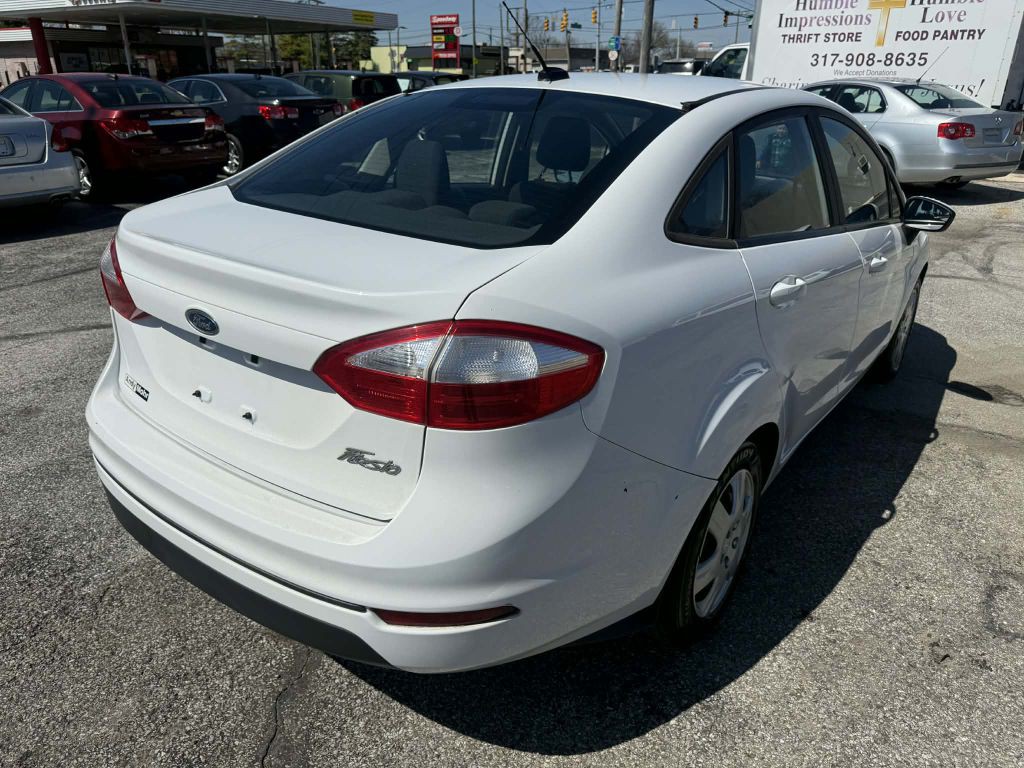 2016 Ford Fiesta Image 4