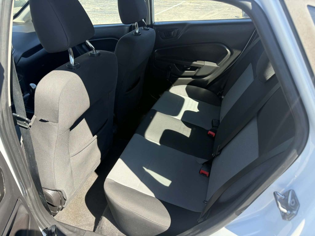2016 Ford Fiesta Image 10