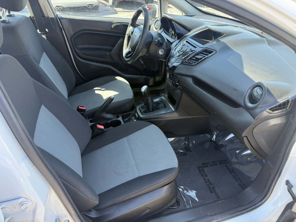 2016 Ford Fiesta Image 13