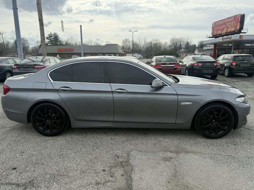 2013 BMW 5 Series Image 3