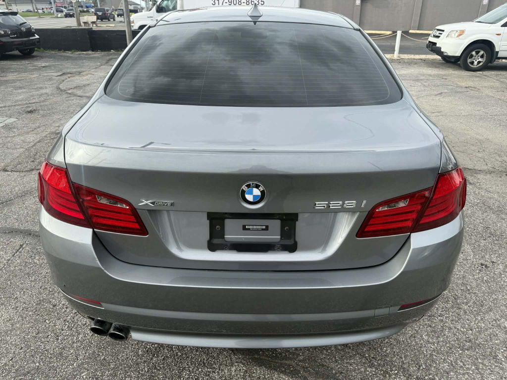2013 BMW 5 Series Image 5